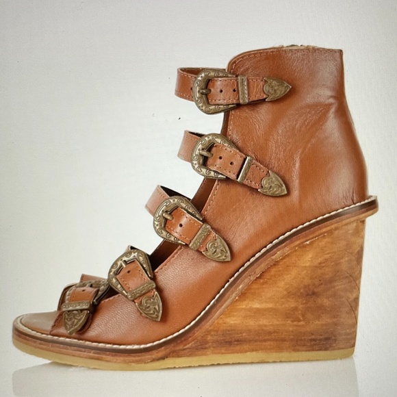 Topshop Brown Wedge Heels with Buckle Detail - Picture 1 of 5